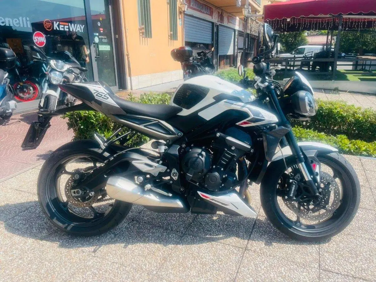 Triumph Street Triple 765 RS (2023 - 26) (9)