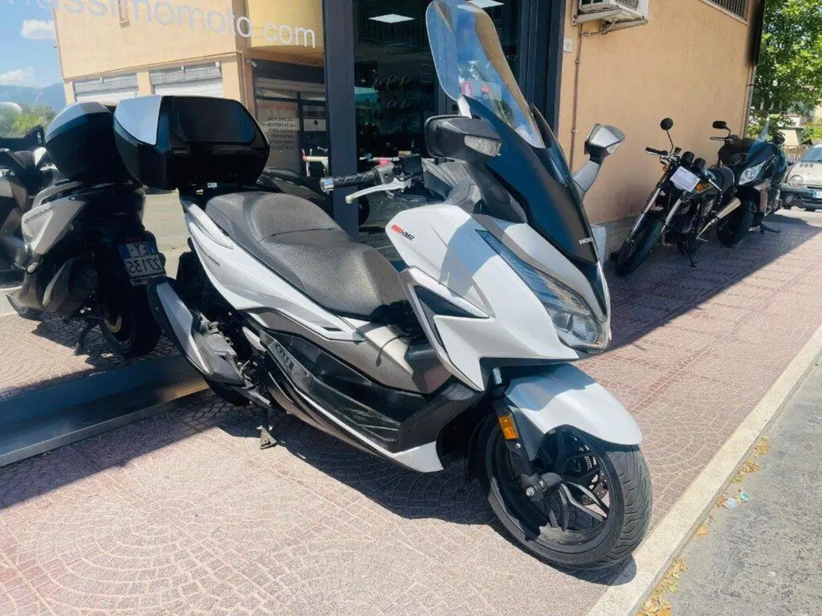 Honda Forza 350 Deluxe (2022 - 24) (6)