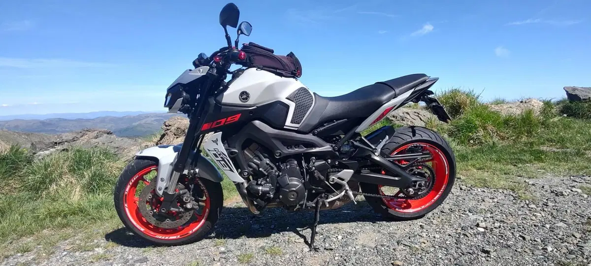 Yamaha MT-09 (2017 - 20) (3)
