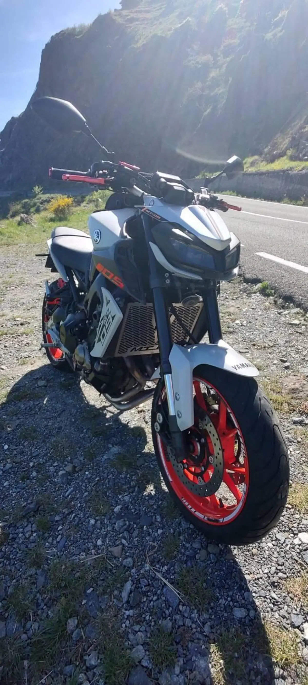 Yamaha MT-09 (2017 - 20) (4)