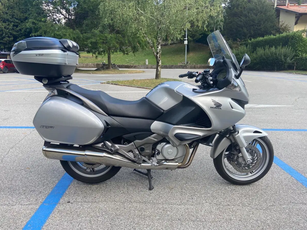 Honda Deauville 700  (2)