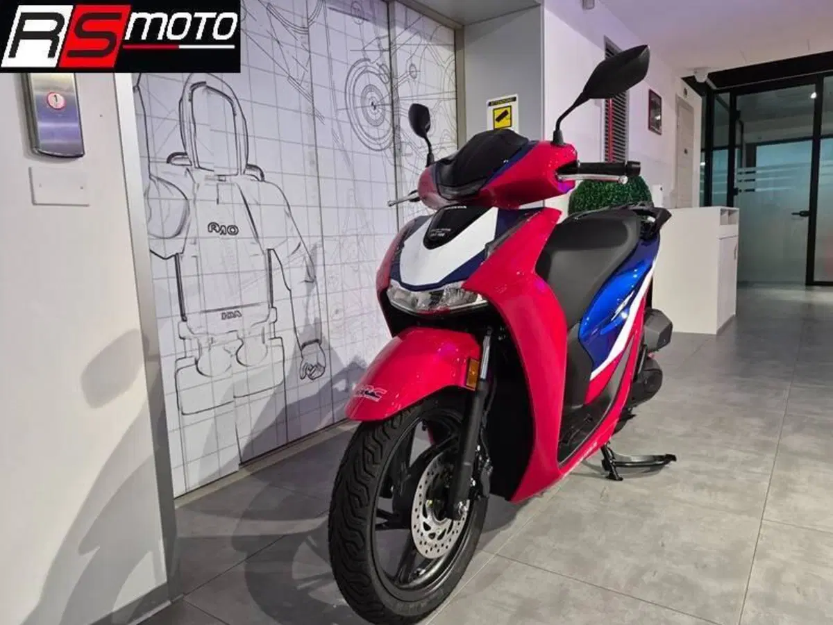 Honda SH 125 HRC Limited Edition (2026) (3)