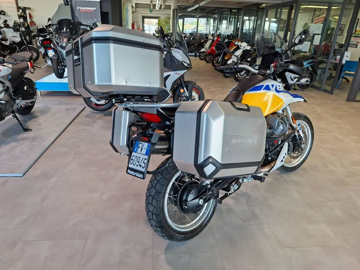 Moto Guzzi V85 TT (2024 - 26) (3)