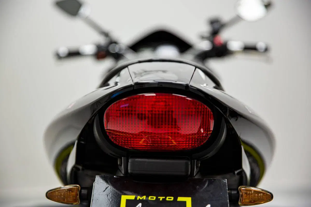 Triumph Speed Triple 955 (2002 - 04) (15)