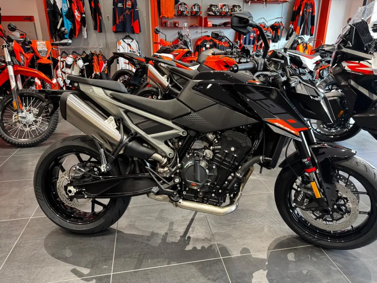 KTM 790 Duke (2027)