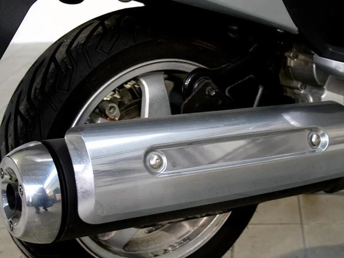 Suzuki Burgman AN 400 i.e. (2004 - 05) (4)