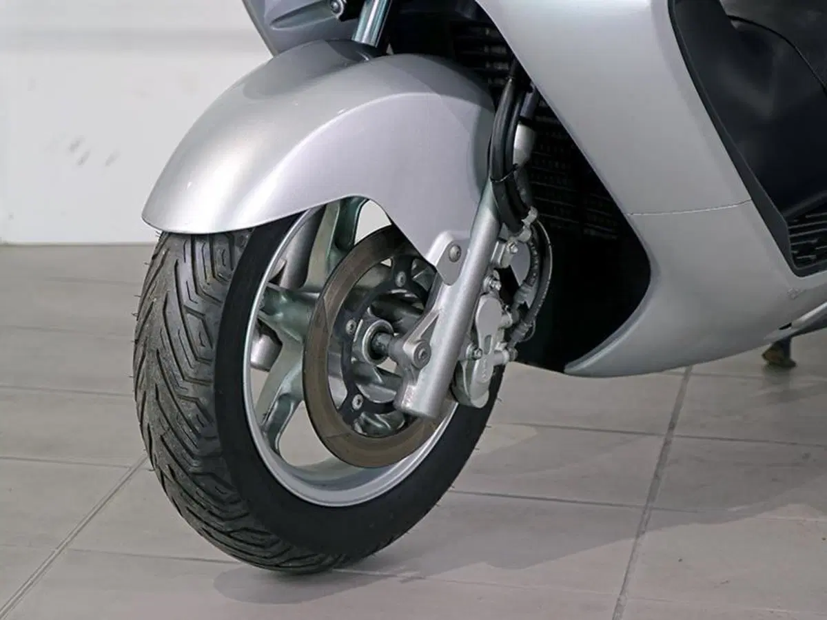 Suzuki Burgman AN 400 i.e. (2004 - 05) (5)