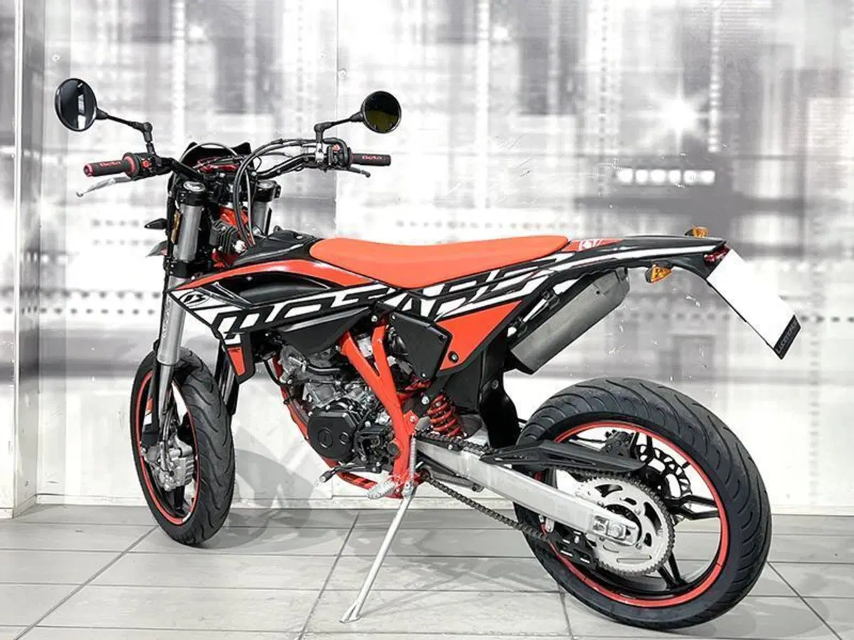 Betamotor RR 125 4T Motard LC (2021 - 23) (2)