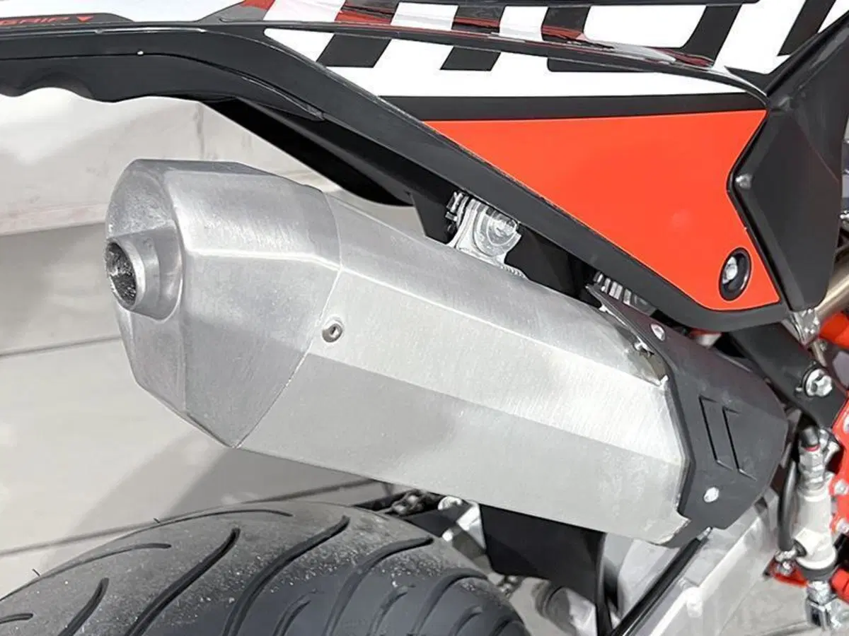 Betamotor RR 125 4T Motard LC (2021 - 23) (3)