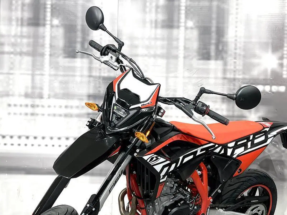 Betamotor RR 125 4T Motard LC (2021 - 23) (5)