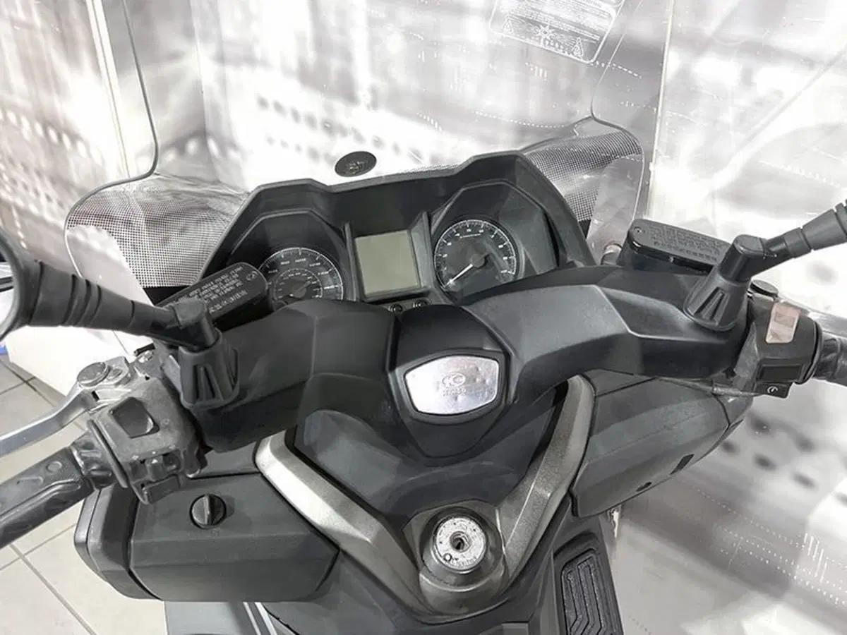 Kymco X-Town 300i ABS (2016 - 20) (6)