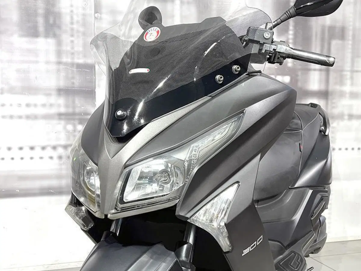 Kymco X-Town 300i ABS (2016 - 20) (9)