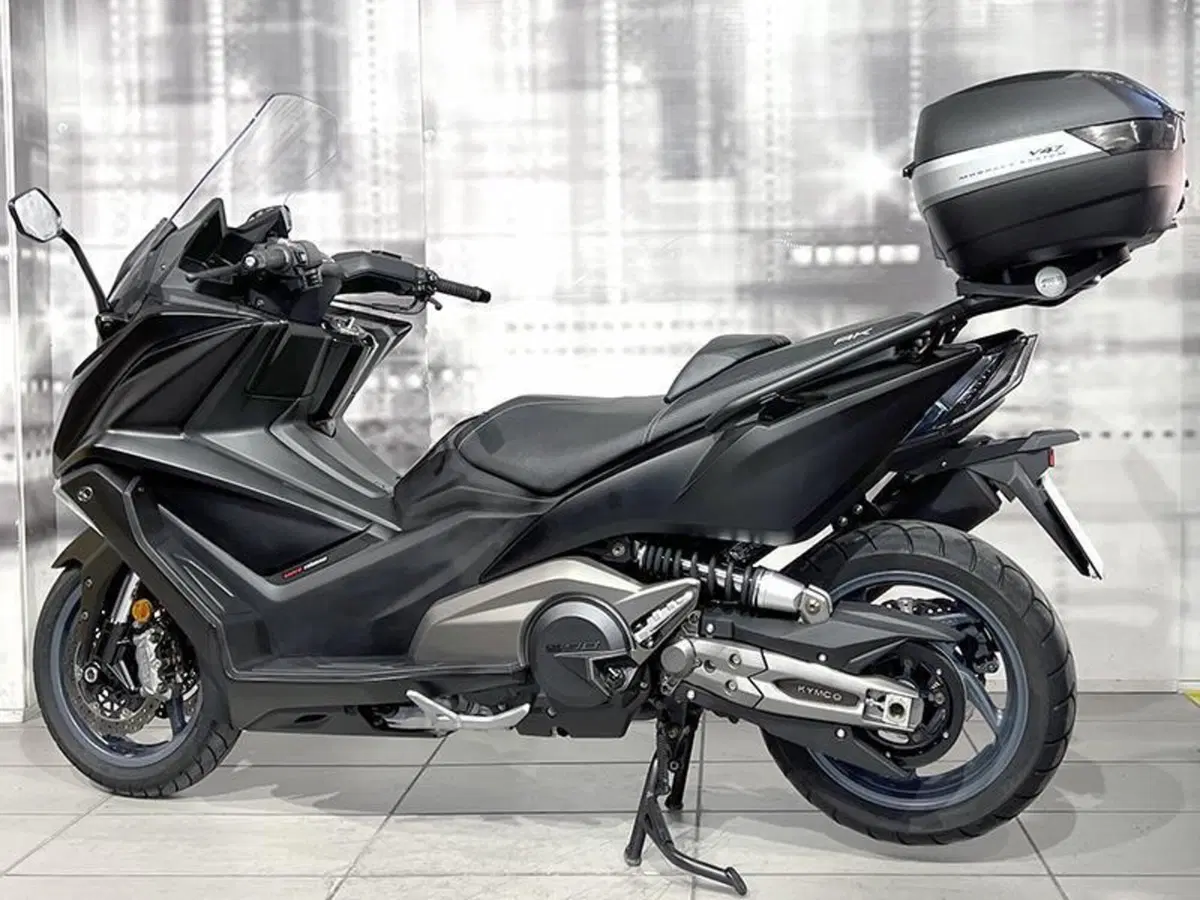 Kymco AK 550 ETS (2021 - 26) (2)