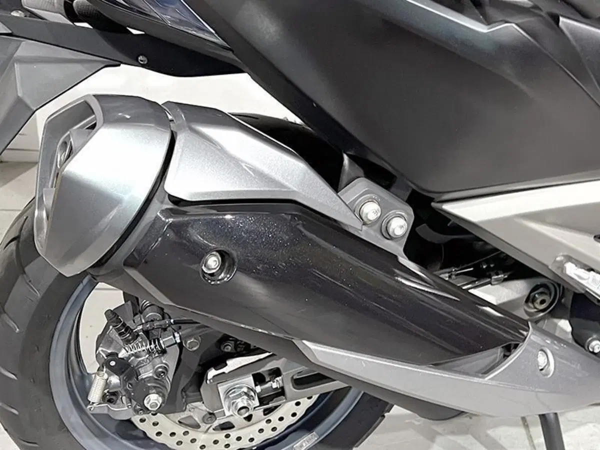Kymco AK 550 ETS (2021 - 26) (5)