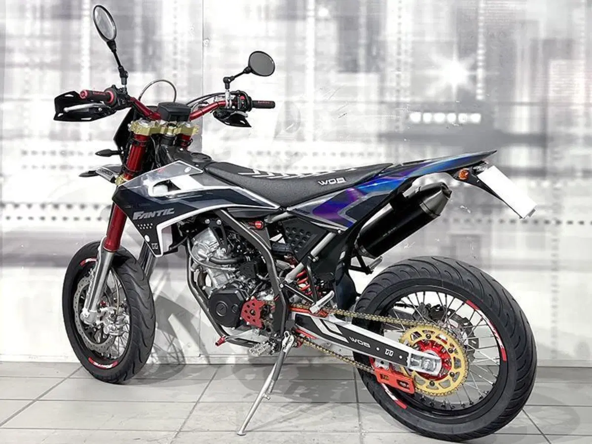 Fantic Motor XMF 125 Motard Competition 4t (2021 - 22) (2)