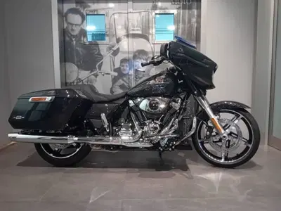 Harley-Davidson Street Glide (2024 - 26) nuova