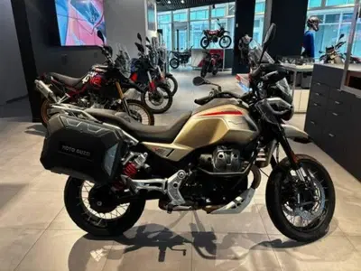 Moto Guzzi V85 TT Travel (2024 - 26) usata