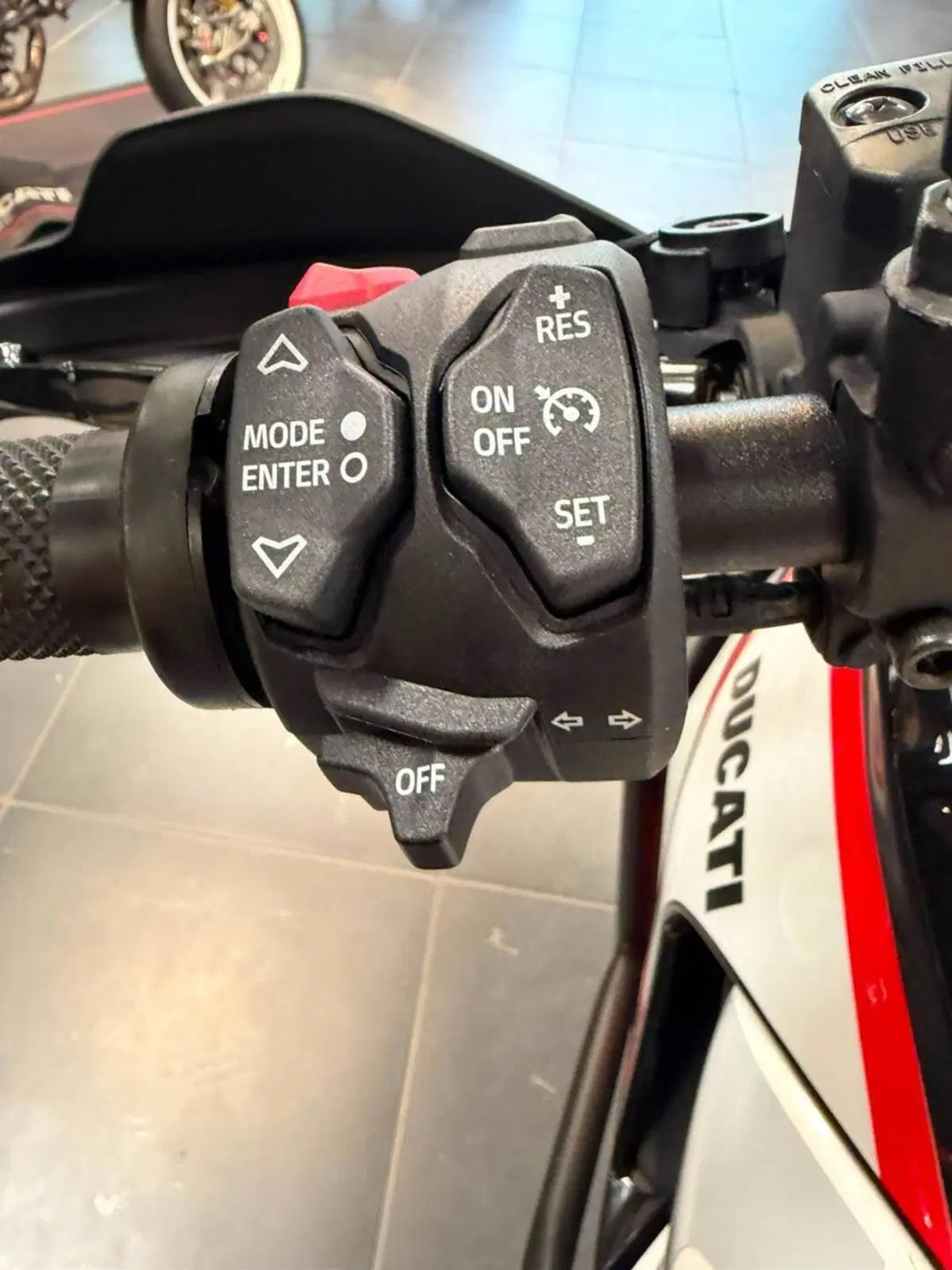 Ducati DesertX Rally (2024 - 25) (12)