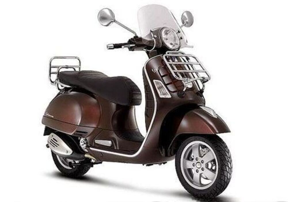 Vespa GTS 300 Touring ABS (2014 - 16) (2)