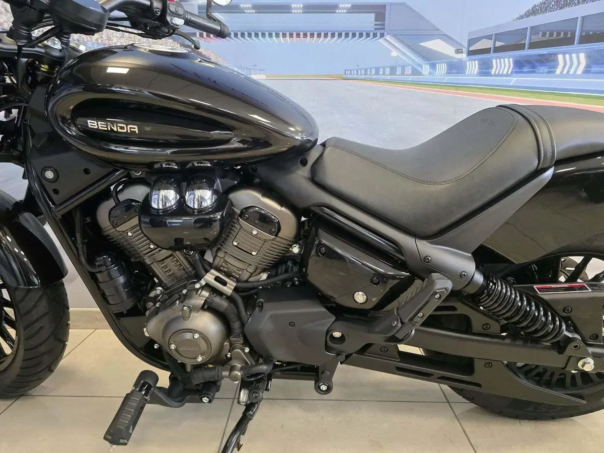 Benda Motorcycles Chinchilla 350 CVT Neo (2026) (9)