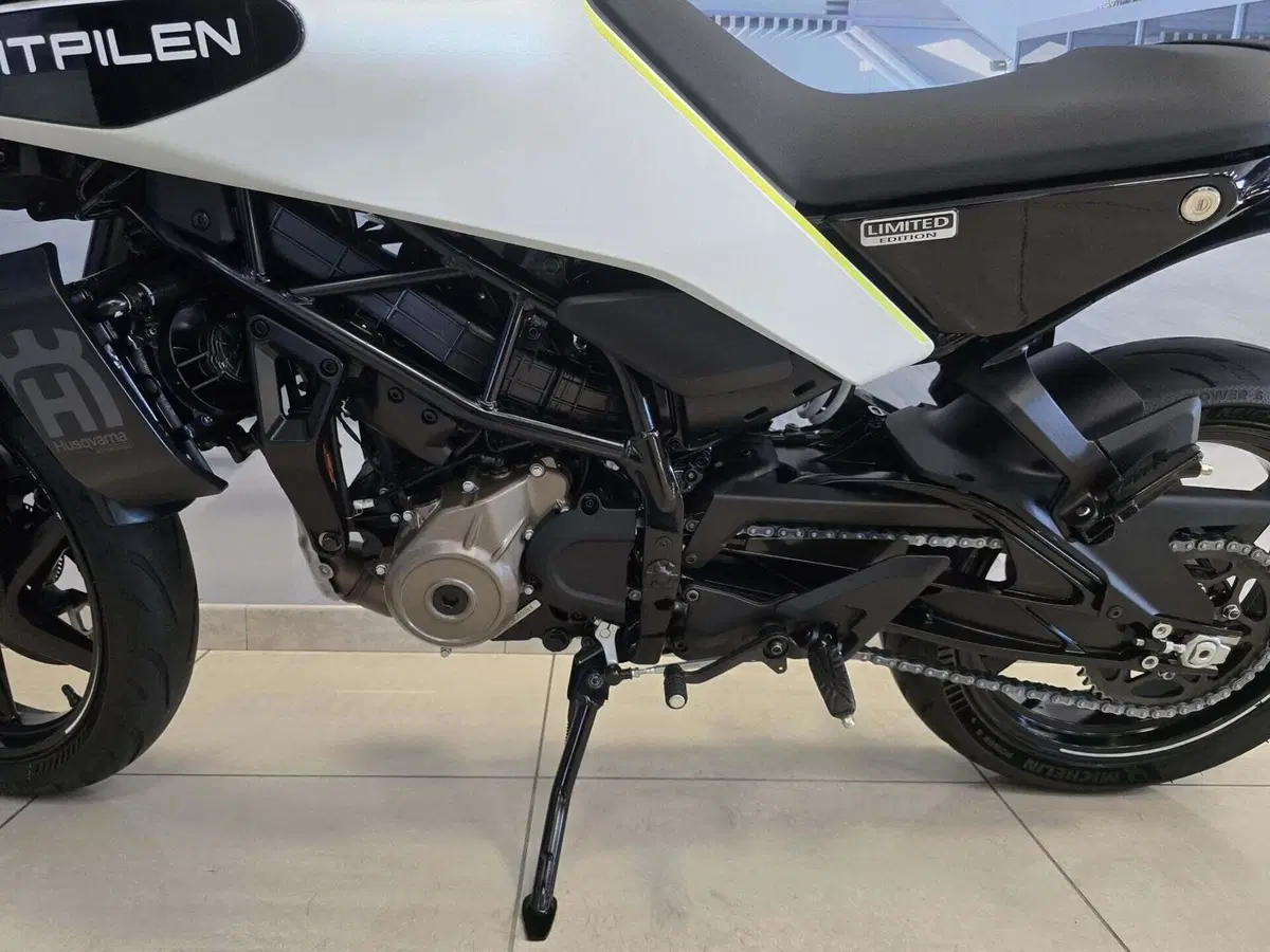 Husqvarna Vitpilen 125 (2024 - 26) (7)