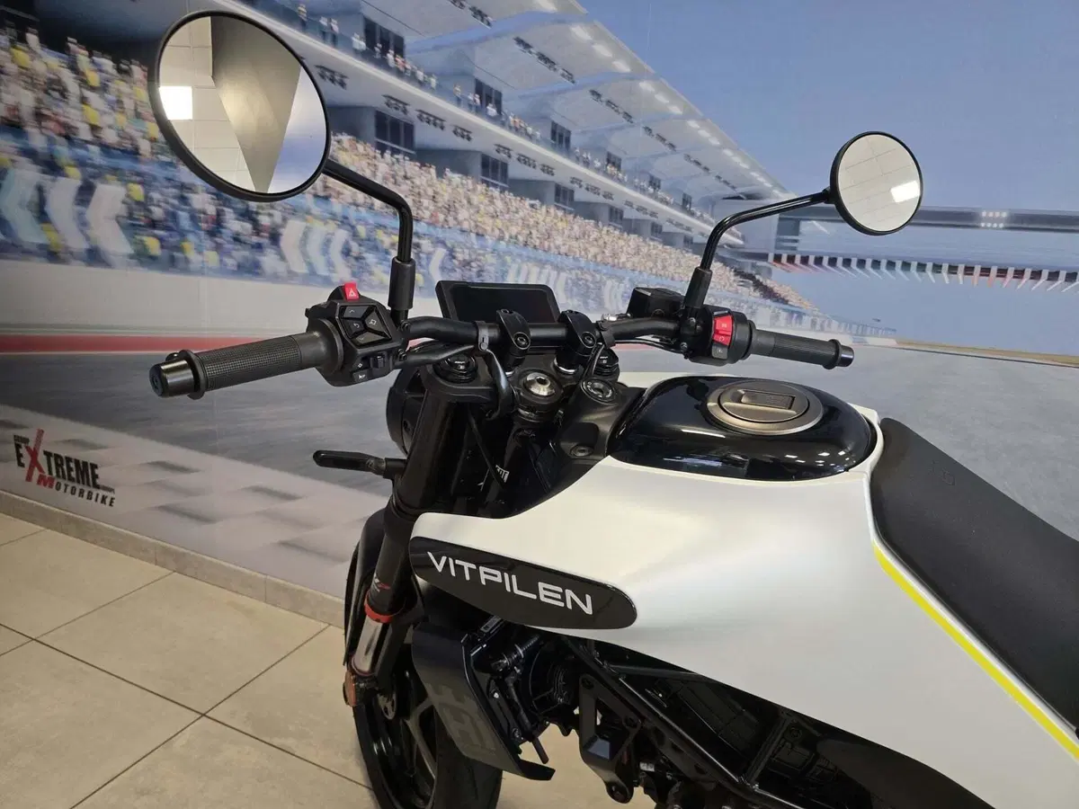 Husqvarna Vitpilen 125 (2024 - 26) (9)