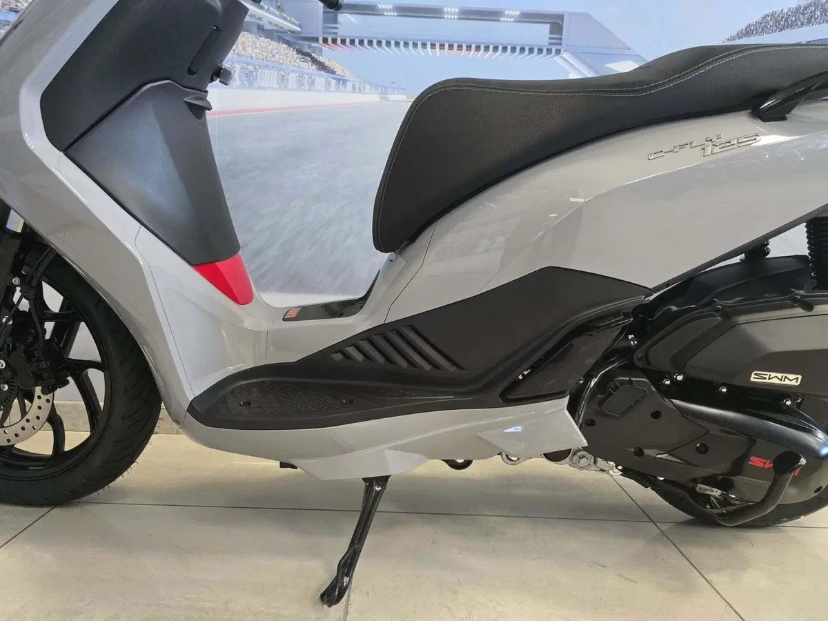 Swm C-Fly 125 (2026) (10)