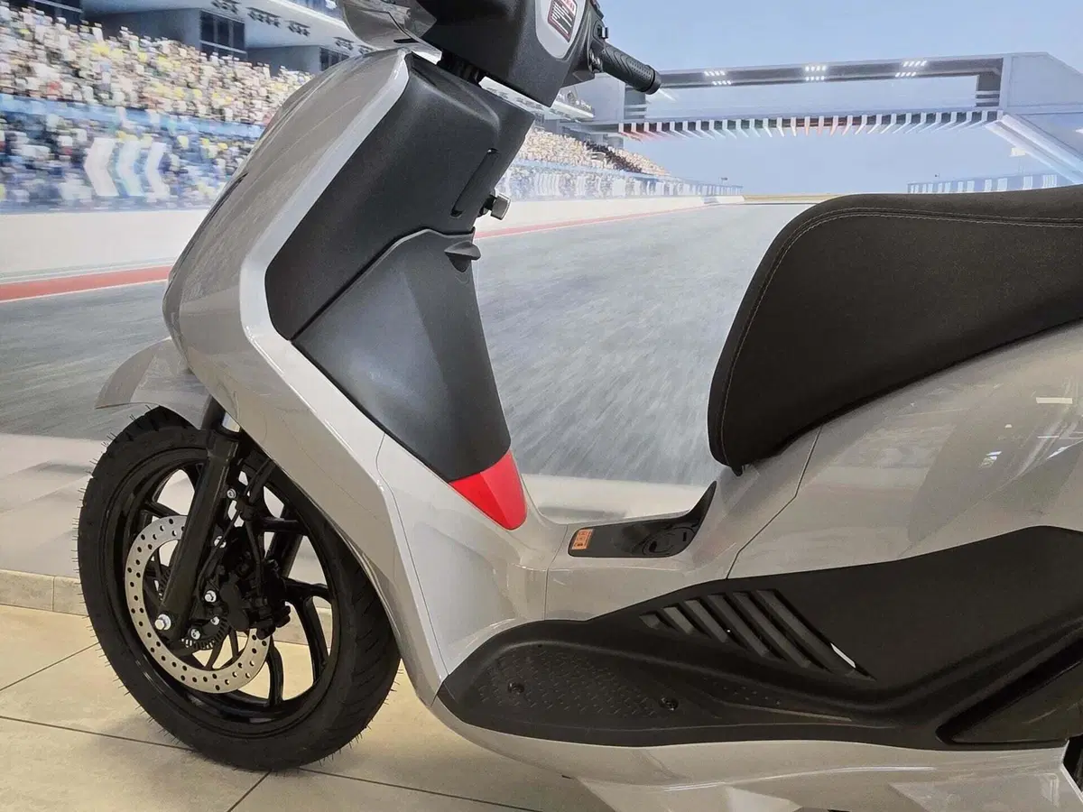 Swm C-Fly 125 (2026) (11)