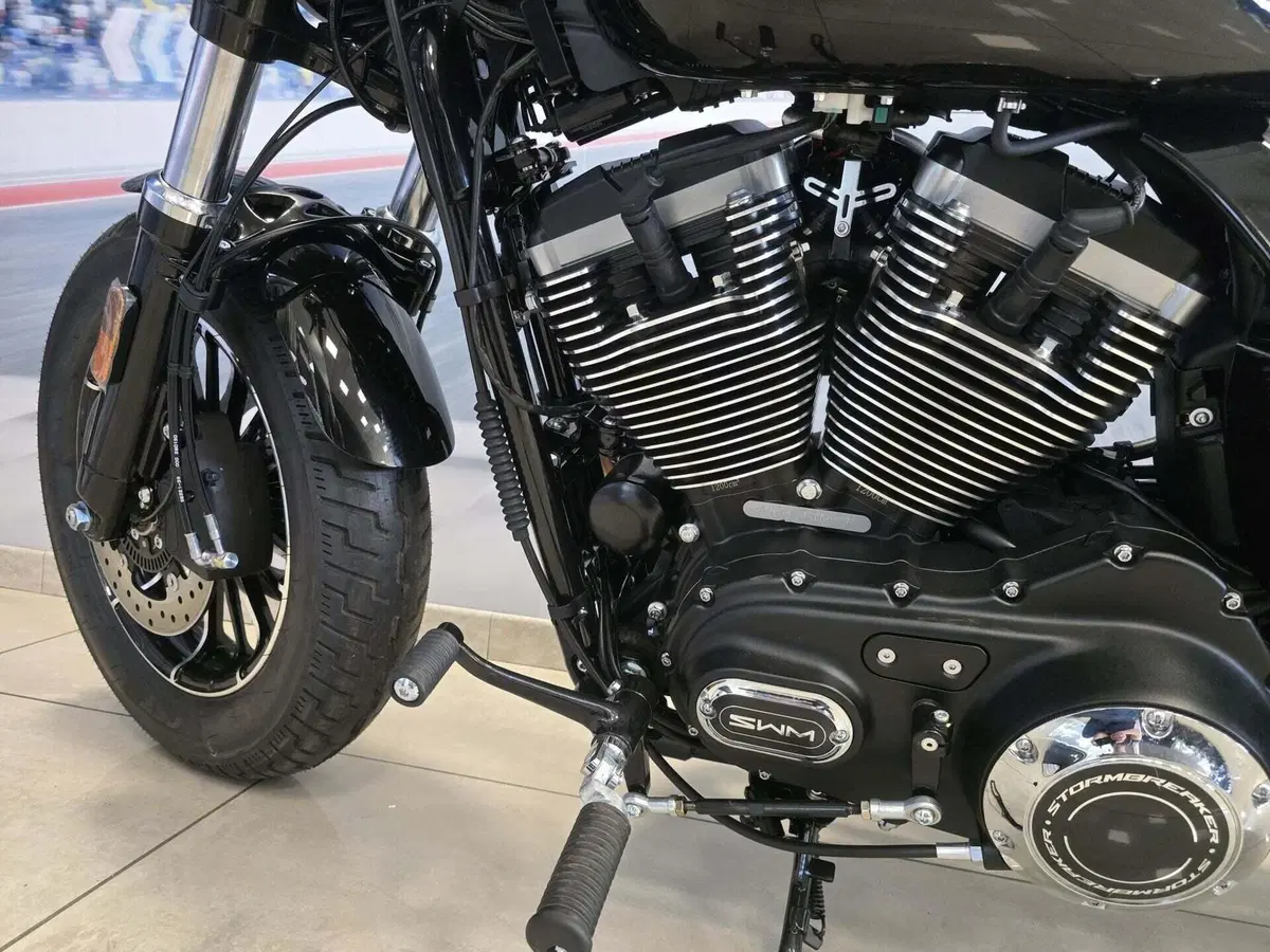 Swm Stormbreaker V1200 (2026) (9)