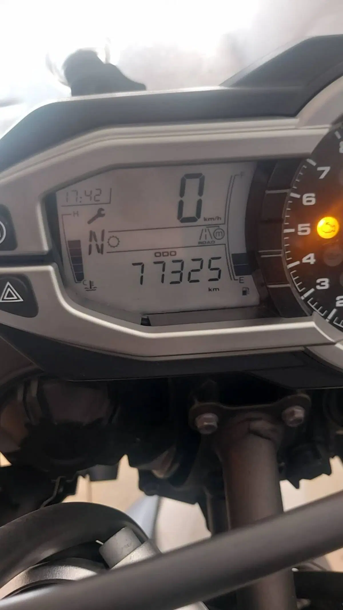 Triumph Tiger 800 XRx (2015 - 17) (2)