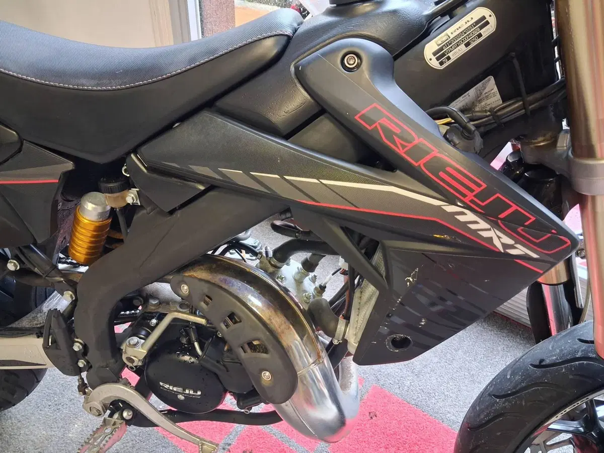 Rieju MRT 50 Motard (2018 - 20) (10)