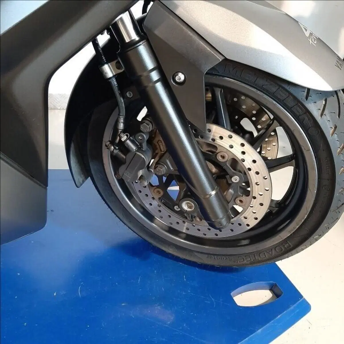 Yamaha X-Max 400 (2013 - 16) (3)