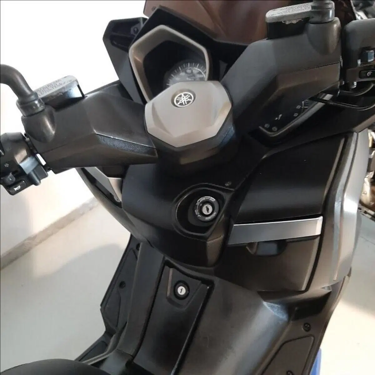 Yamaha X-Max 400 (2013 - 16) (10)