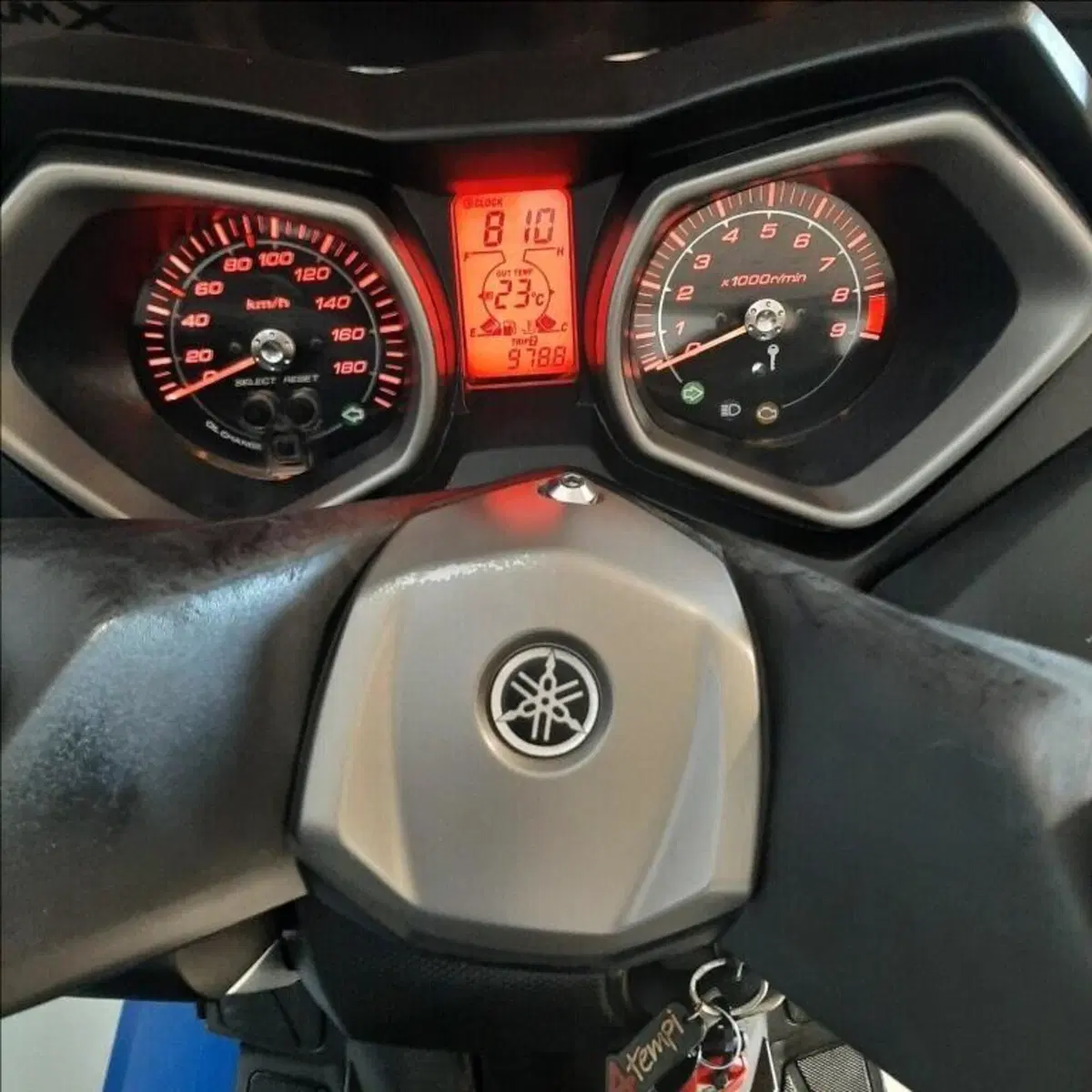 Yamaha X-Max 400 (2013 - 16) (11)