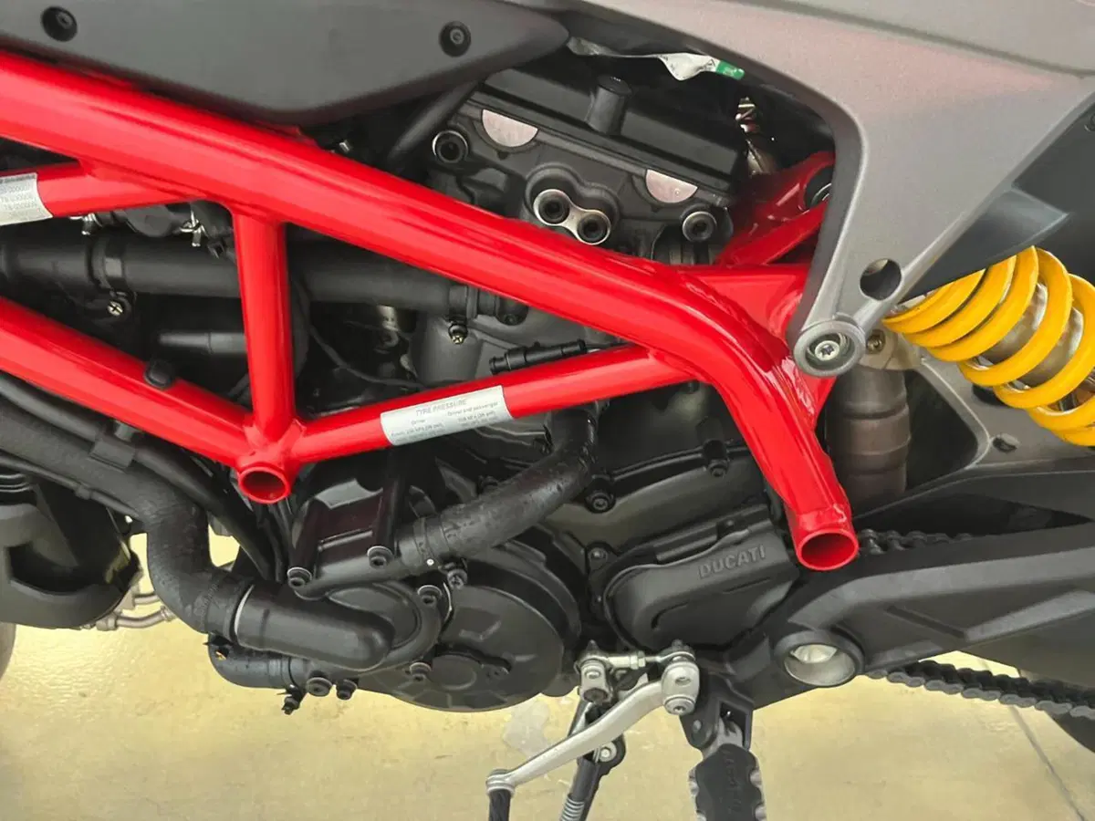 Ducati Hypermotard 939 (2016 - 18) (9)
