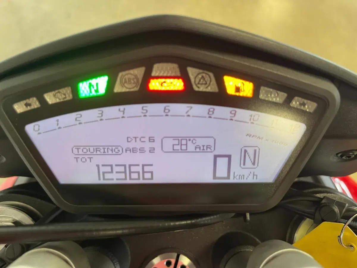 Ducati Hypermotard 939 (2016 - 18) (13)