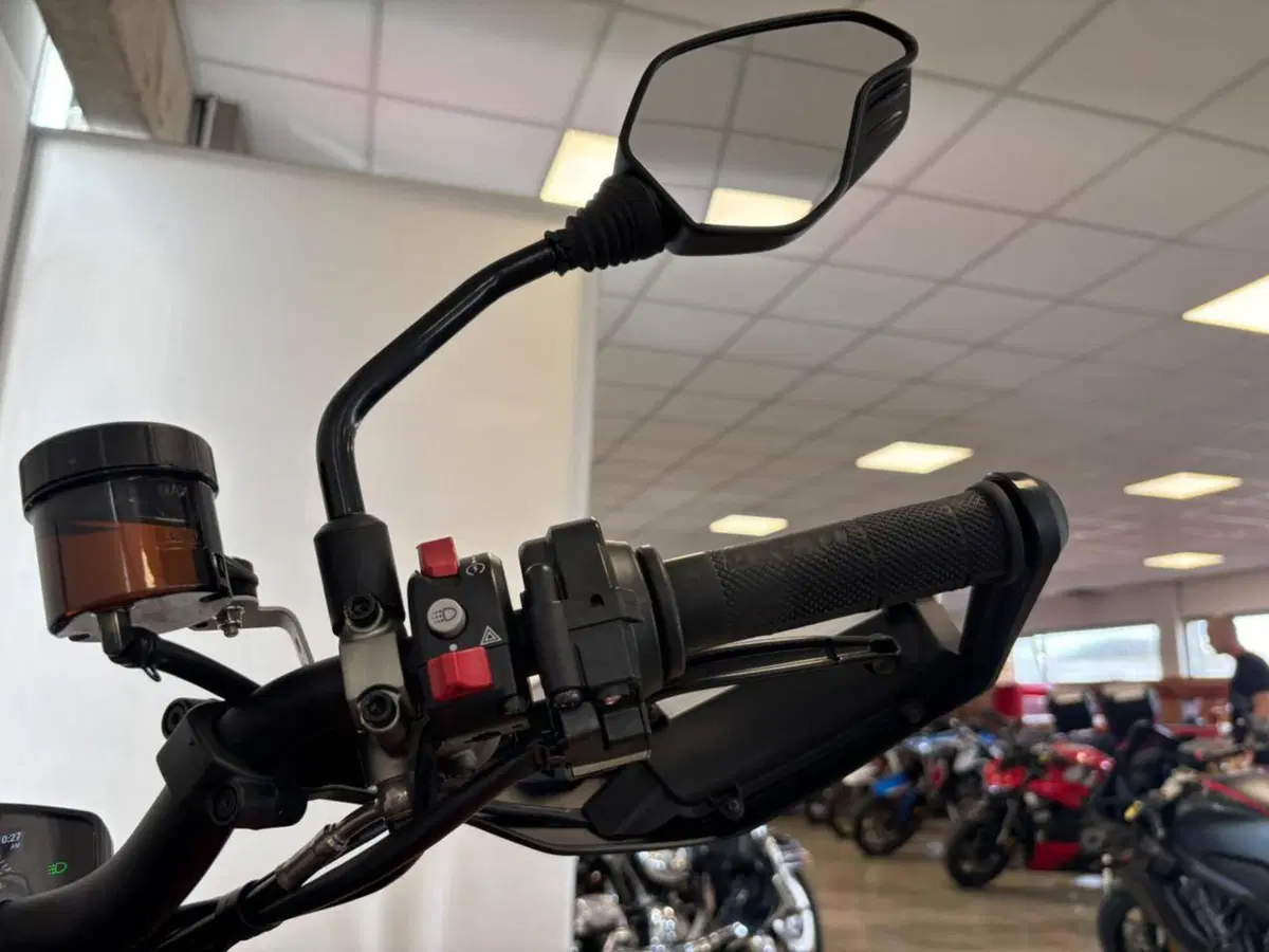 Ducati Hypermotard 950 SP (2022 - 25) (12)