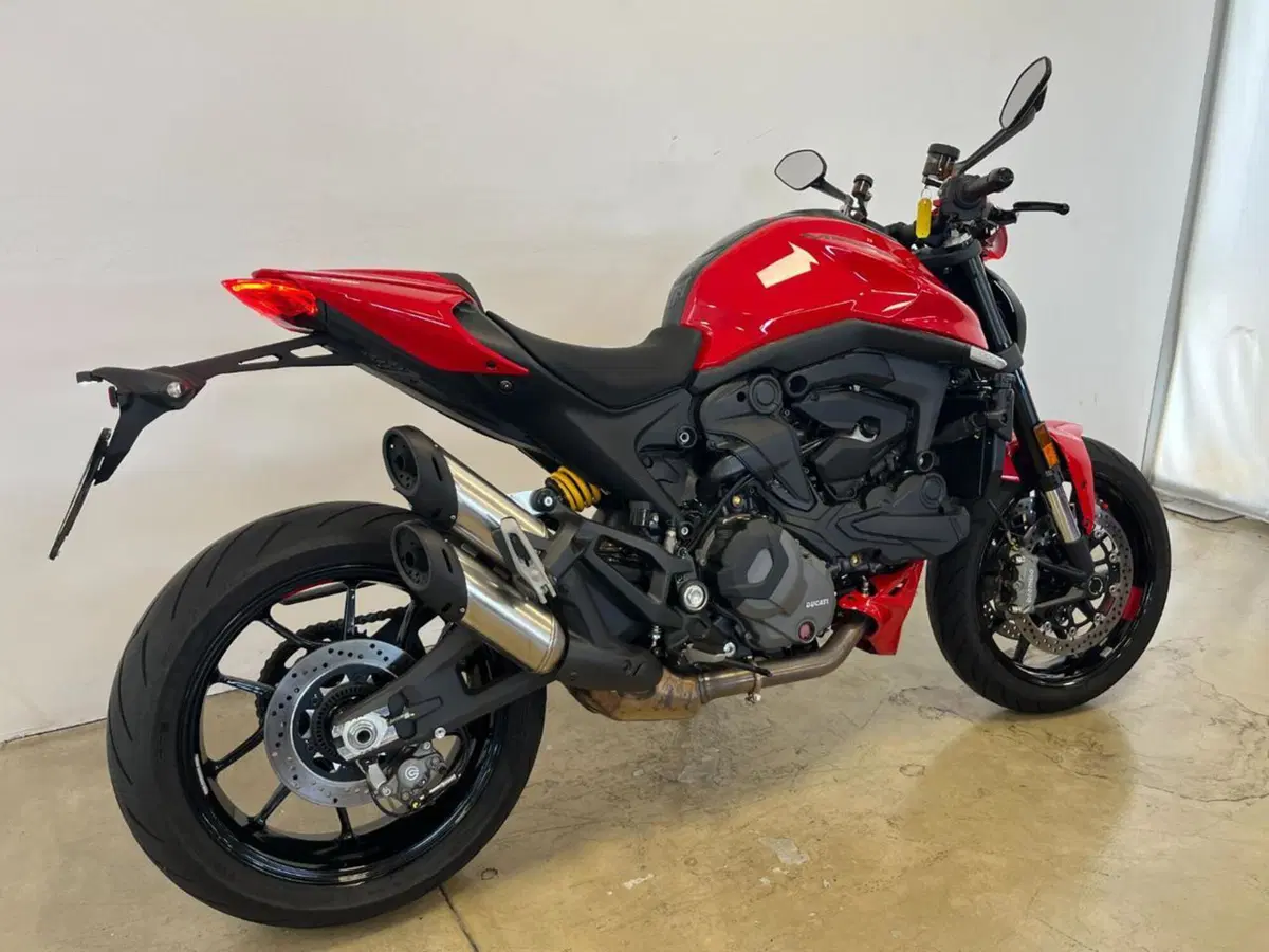 Ducati Monster 937 + (2021 - 25) (7)