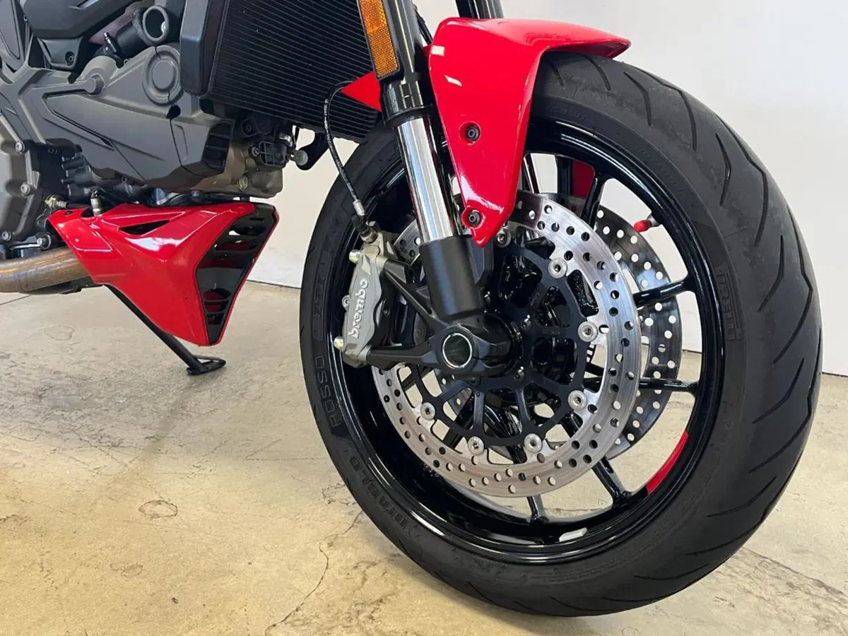 Ducati Monster 937 + (2021 - 25) (4)