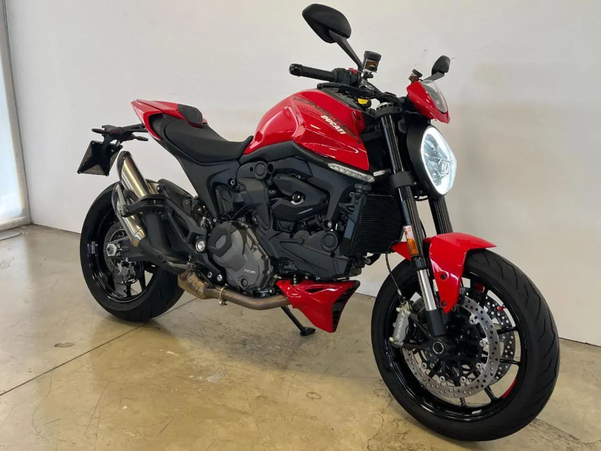 Ducati Monster 937 + (2021 - 25) (2)