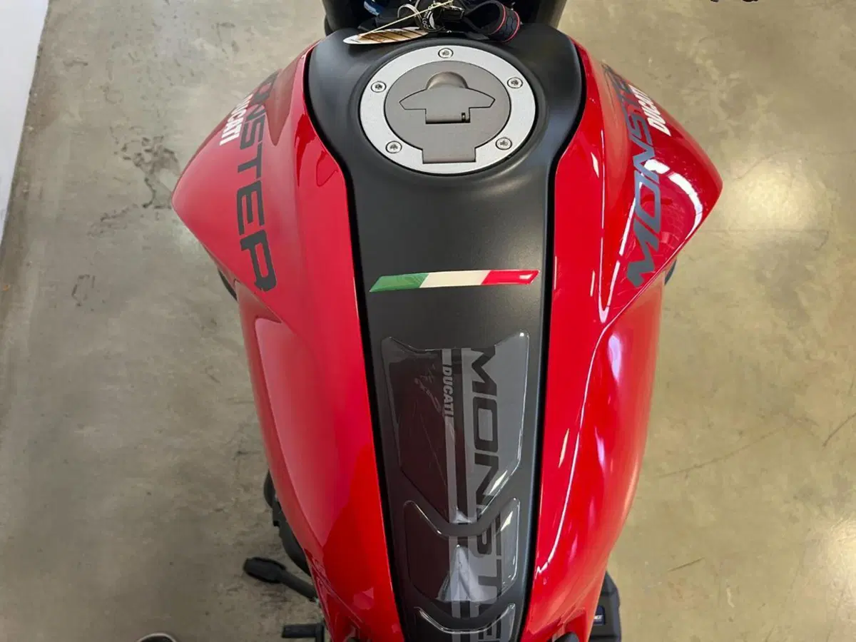 Ducati Monster 937 + (2021 - 25) (12)