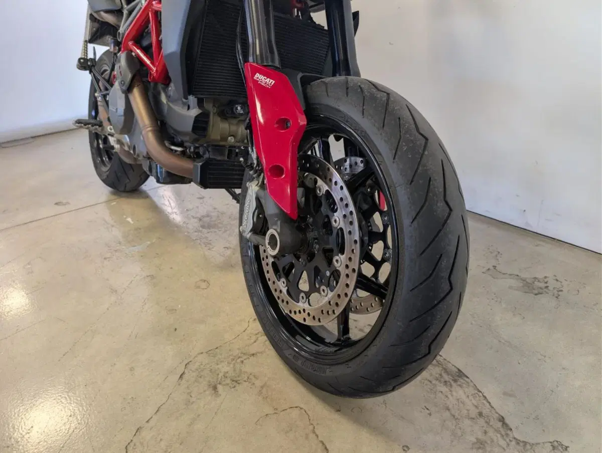 Ducati Hypermotard 950 (2022 - 25) (3)