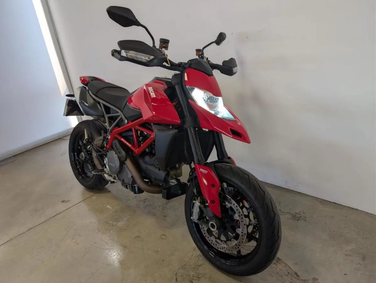 Ducati Hypermotard 950 (2022 - 25) (2)