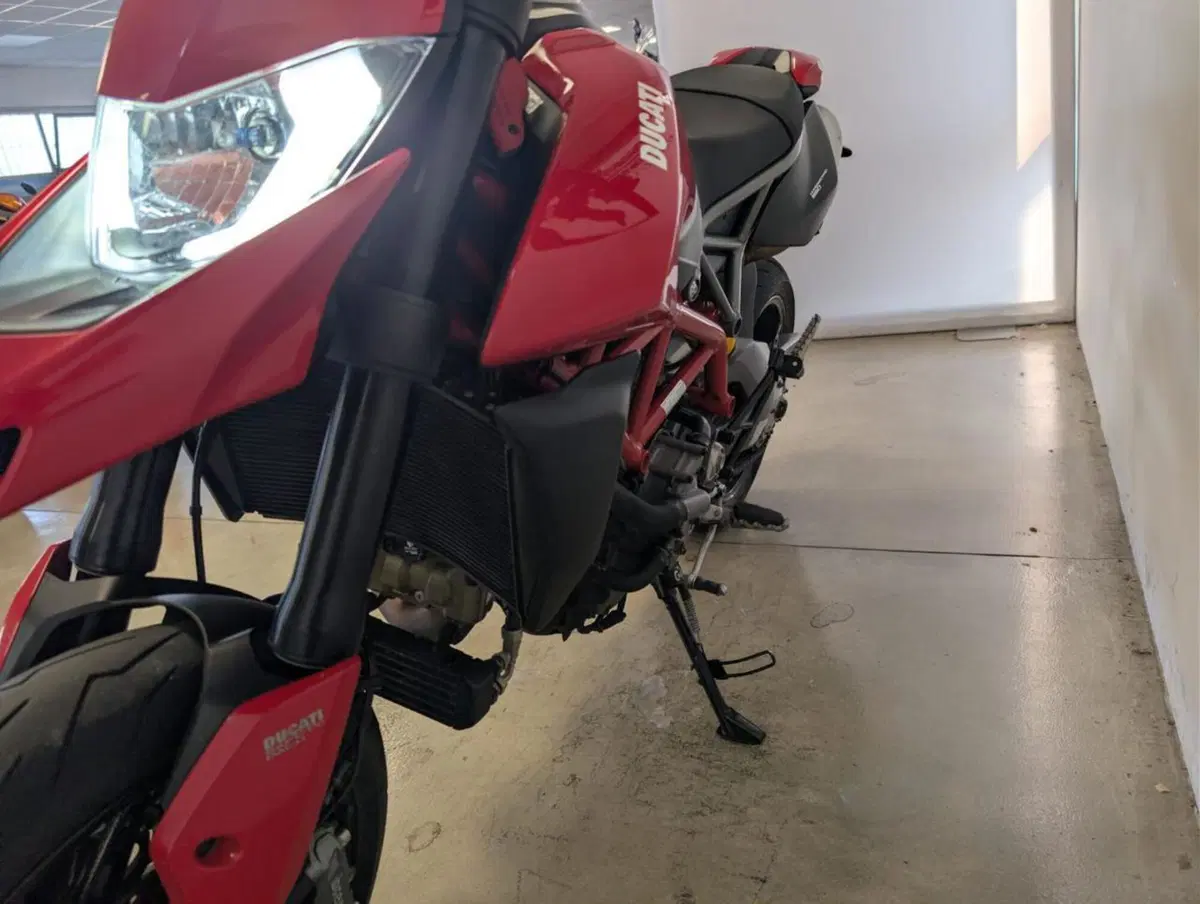 Ducati Hypermotard 950 (2022 - 25) (4)