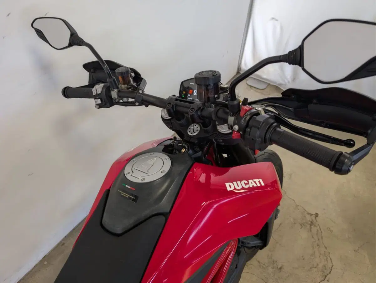 Ducati Hypermotard 950 (2022 - 25) (8)