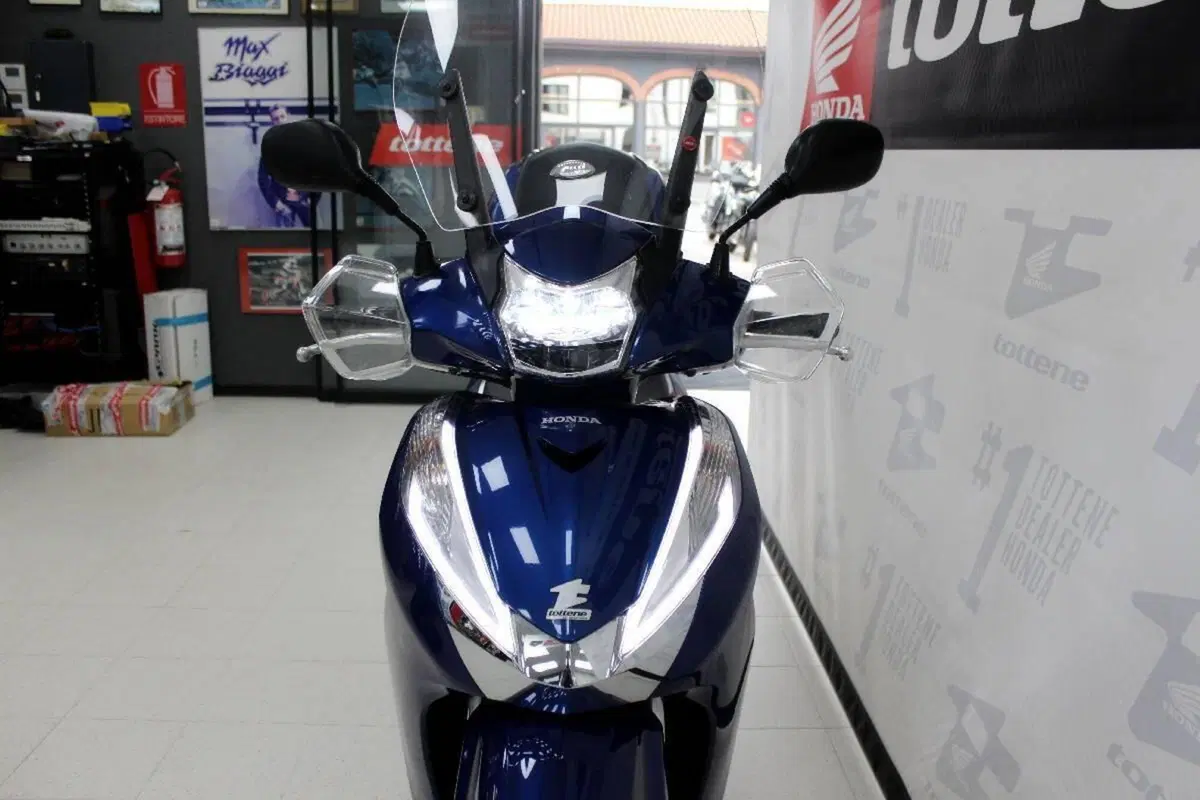 Honda SH 300 i ABS (2016 - 20) (4)