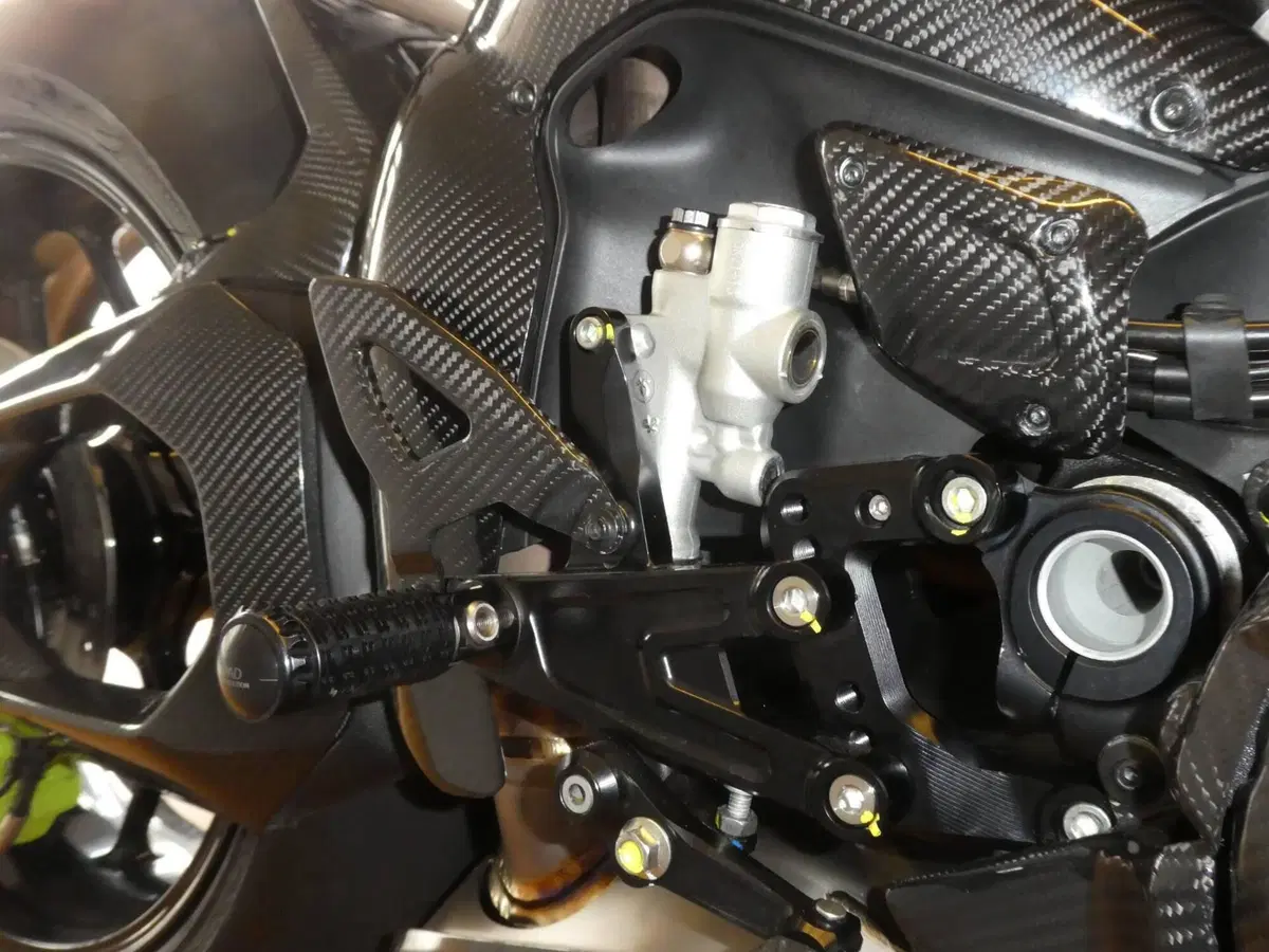 Ducati Panigale V4 Lamborghini (2026) (7)