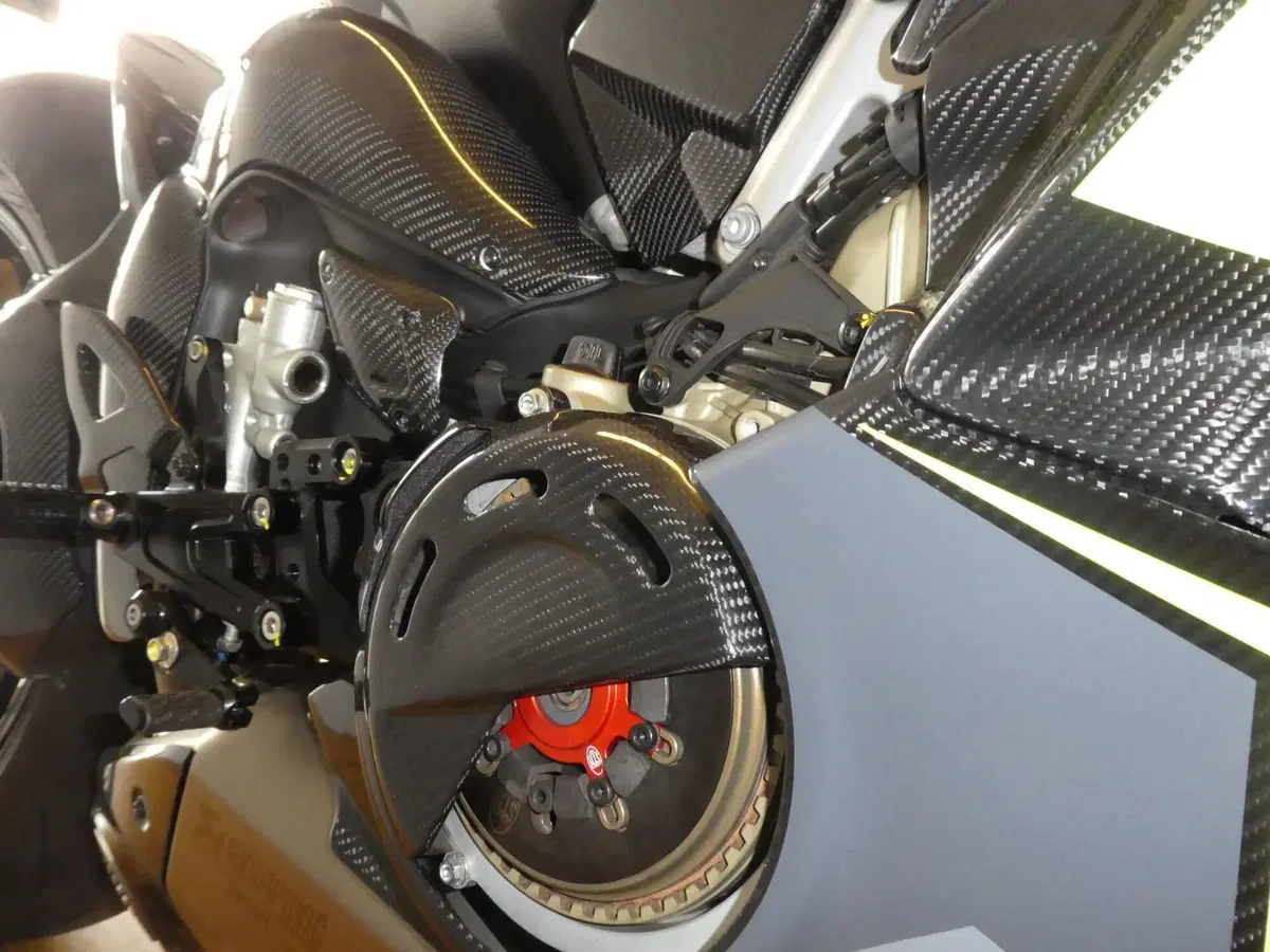Ducati Panigale V4 Lamborghini (2026) (8)
