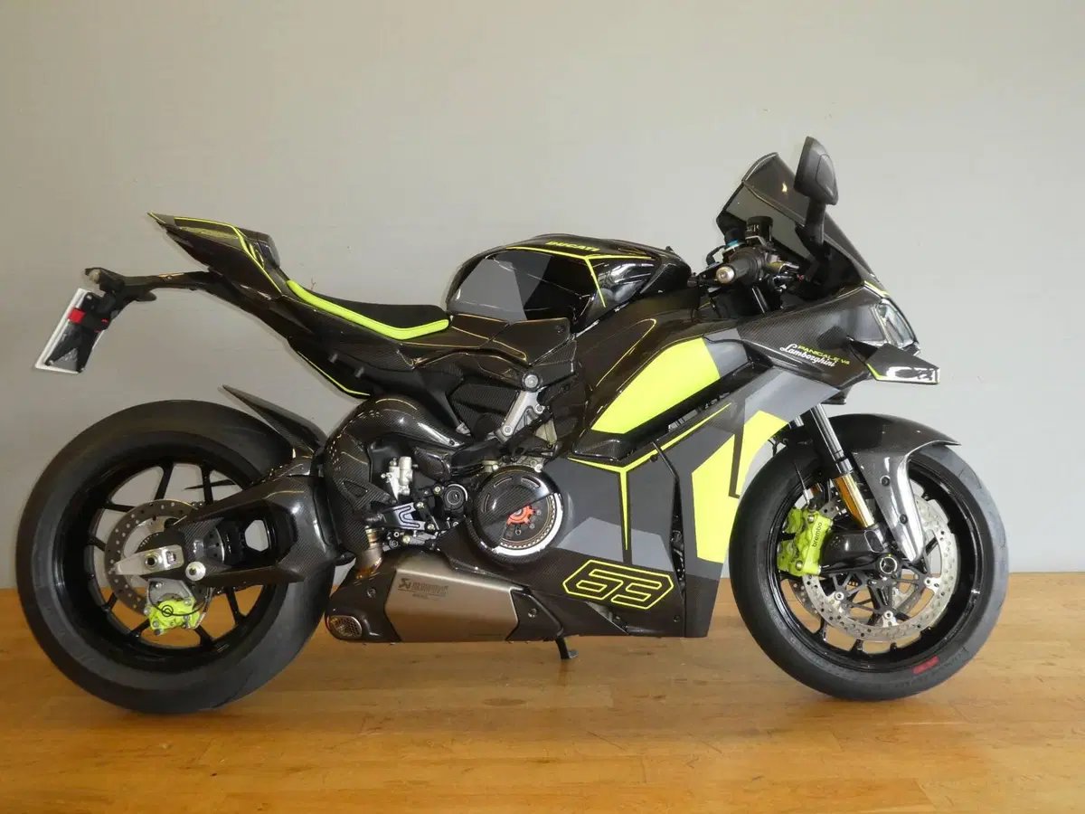 Ducati Panigale V4 Lamborghini (2026) (3)