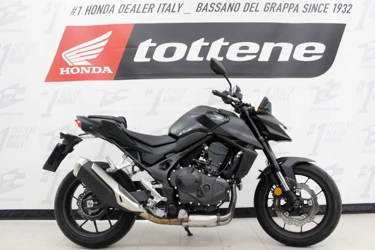 Honda CB 750 Hornet (2025)
